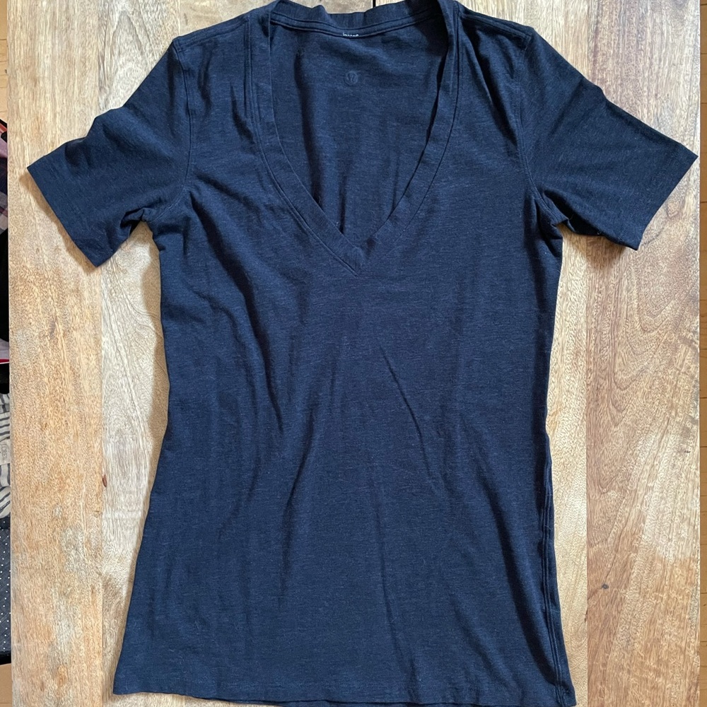 Lululemon deep v size 4